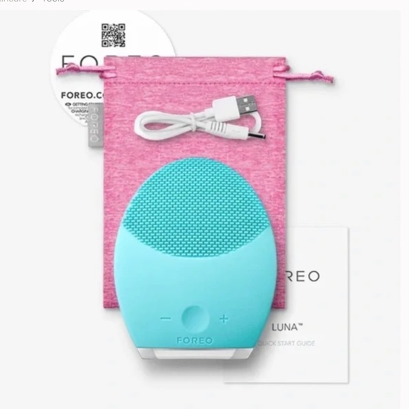 FOREO LUNA 2 For Oily Skin NEW AND SEALED - Picture 2 of 4